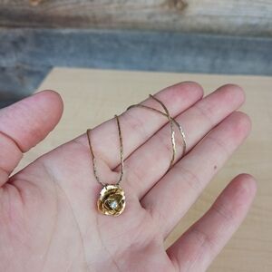 Faux Dimond Rose Pendant Gold Tone Necklace Elegant Simple